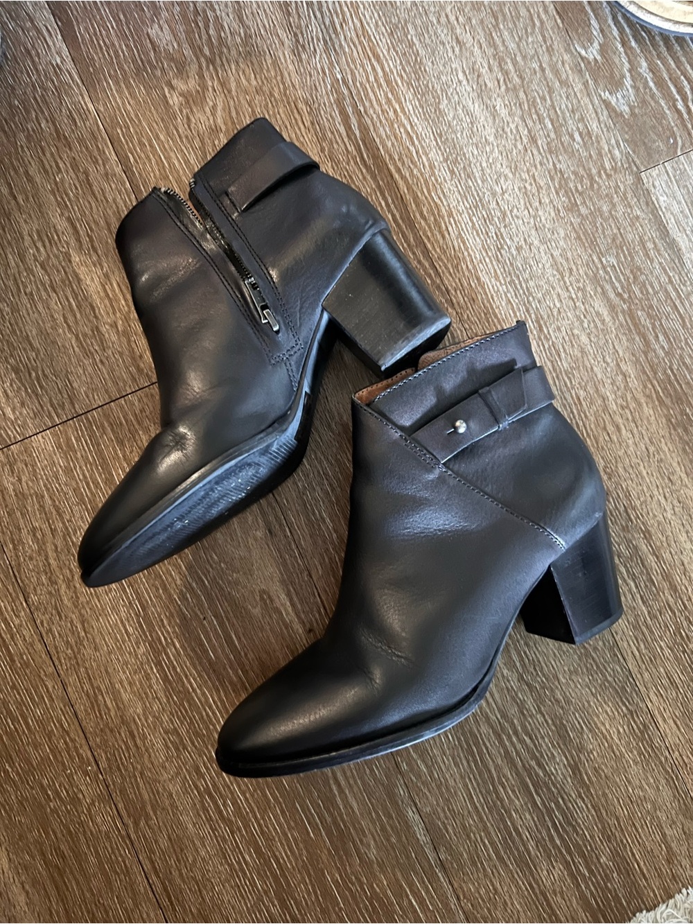 Madewell Women's Black Leather Ankle Booties with Block Heel